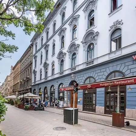 Apartment Lovely In The Heart Of The