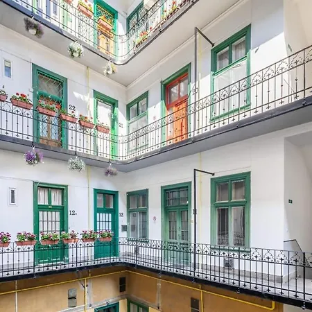 Apartment Lovely In The Heart Of The