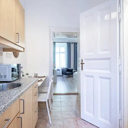 Lovely In The Heart Of The Apartment *